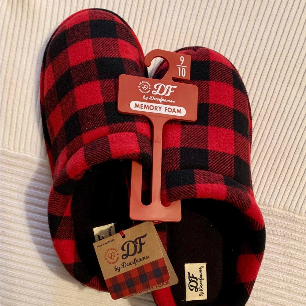 Dearfoams Men’s Slippers